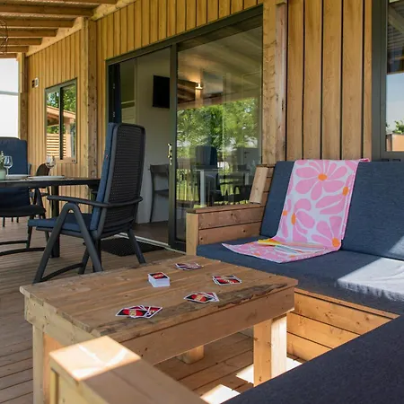 Estivo Premium Mobile Homes On Holidaypark Terspegelt Eersel Exterior photo